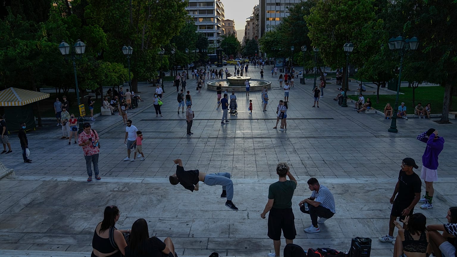 GREECE VIRUS OUTBREAK