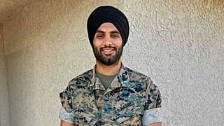 ABD Donanması'nda görevli, Sih inancına sahip teğmen Sukhbir Toor 