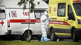 Больница для пациентов, инфицированных Covid-19, в Коммунарке под Москвой /  5 октября 2021 года