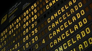 Tableau d'affichage des vols à l'aéroport de La Palma (Canaries, Espagne), le 07/10/2021