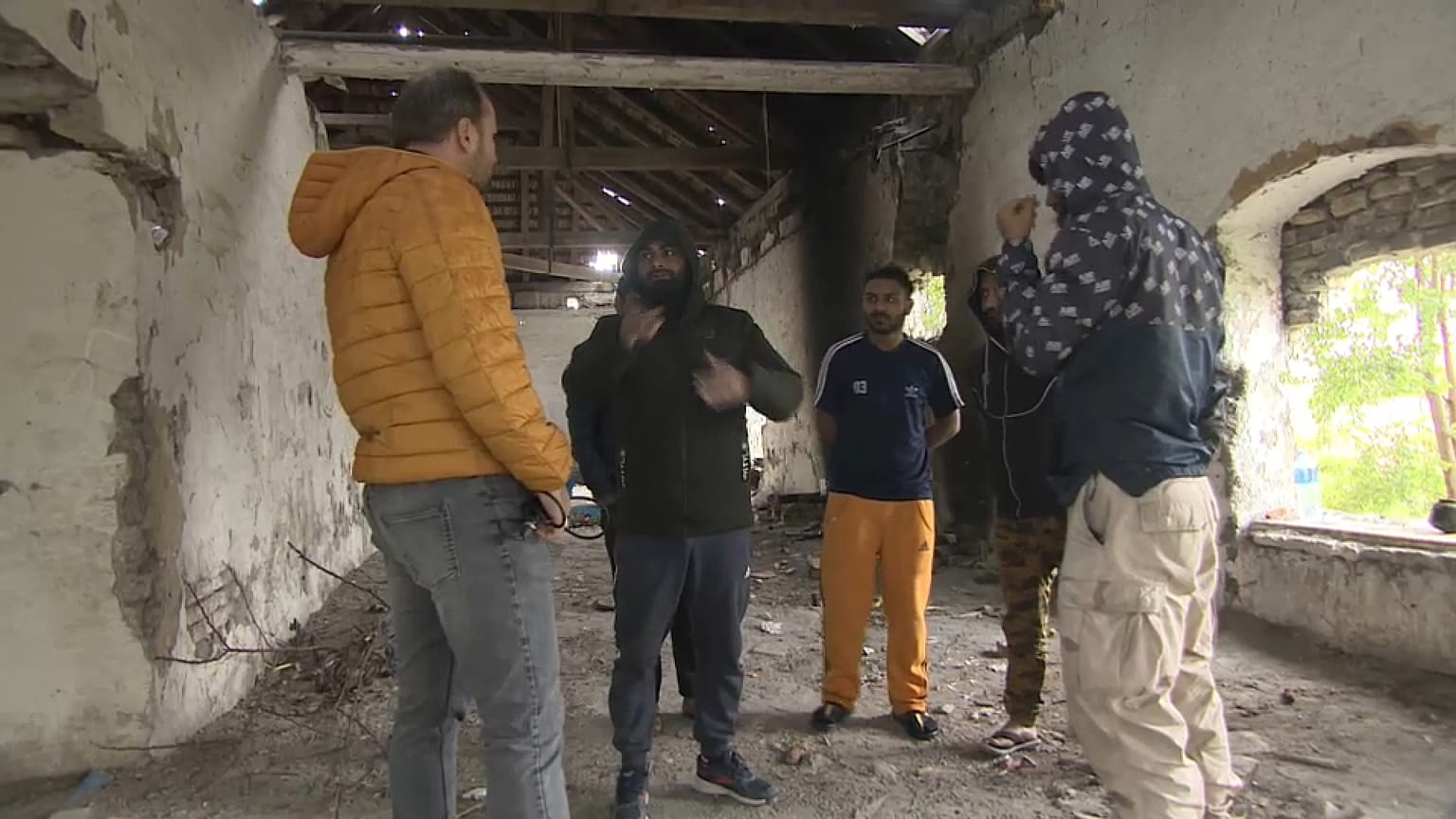 Flüchtlingsbehausung an der ungarischen Grenze
