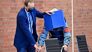 Josef Schütz à son arrivée au tribunal ce jeudi (Brandebourg, Allemagne)