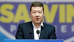 AB karşıtı Özgürlük ve Doğrudan Demokrasi Partisinin (SPD) lideri Japonya doğumlu Tomio Okamura