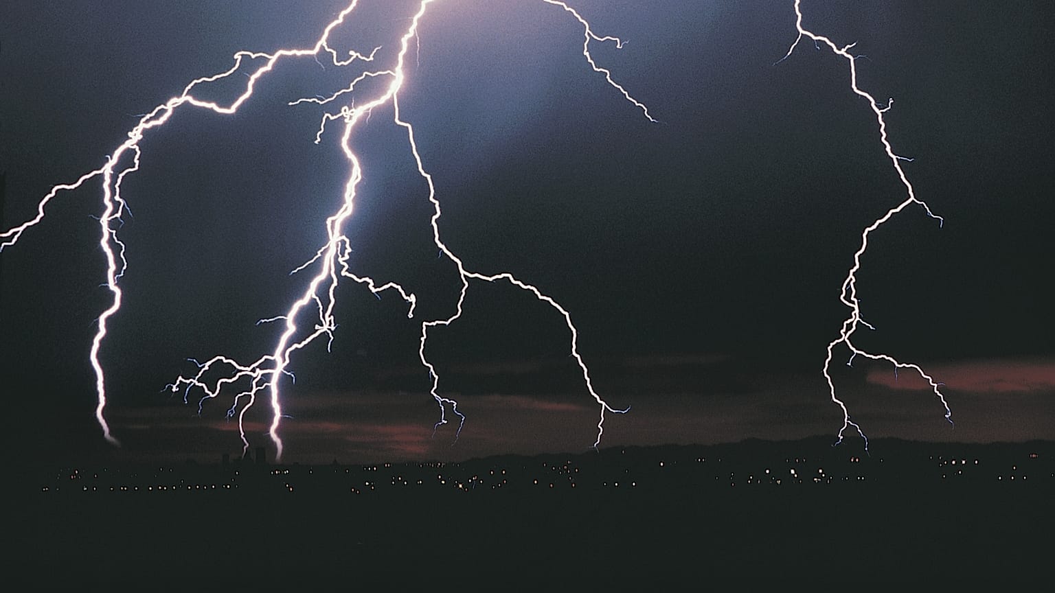 Artificial lightning can help reduce ammonia by 90 per cent 