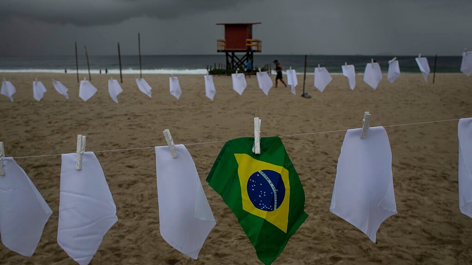 Brasil ultrapassa seiscentas mil mortes por covid-19