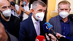 Andrej Babis após votar em Lovosice