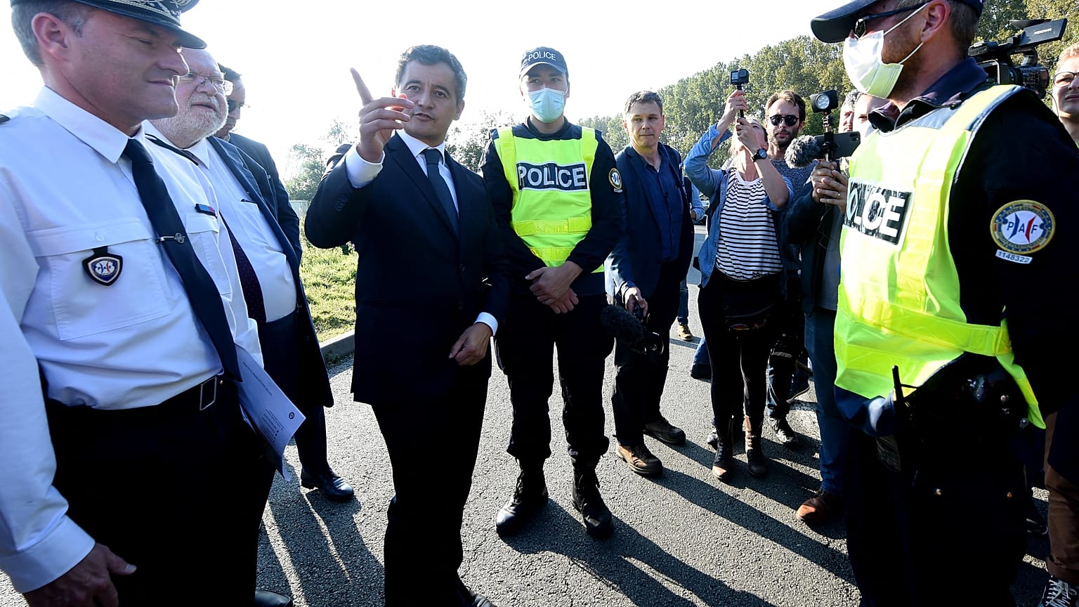 Migrantes no Canal da Mancha provocam tensão entre Paris e Londres