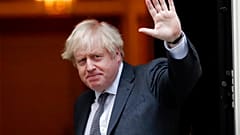 İngiltere Başbakanı Boris Johnson, temel gıda maddelerinin teminde yaşanan sorunlar sebebiyle yoğun bir mesai içerisinde.