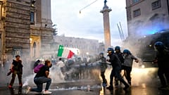  Violenze e scontri a Roma durante la manifestazione dei no vax e no Green Pass
