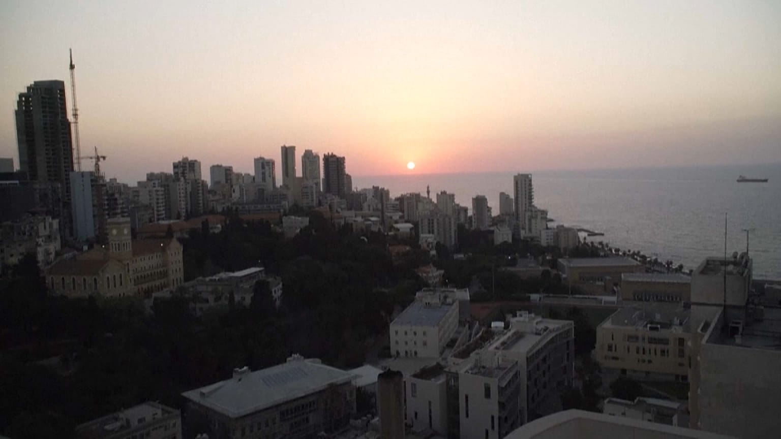 Kein Gebäude in Beirut ist erleuchtet