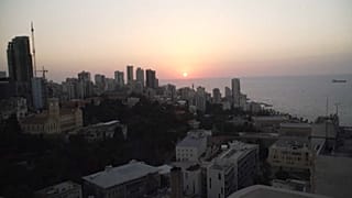 Kein Gebäude in Beirut ist erleuchtet