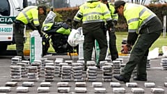 Kolombiya'da narkotik ekiplerinin ele geçirdiği kokain paketleri. (Bogota)