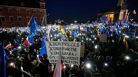 100.000 Polen protestieren gegen "Polexit"
