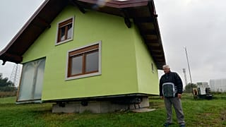 Bosna'da dönen ev 