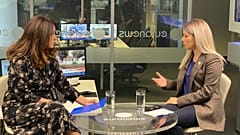 Η Αννίτα Δημητρίου στα γραφεία του euronews στην Αθήνα