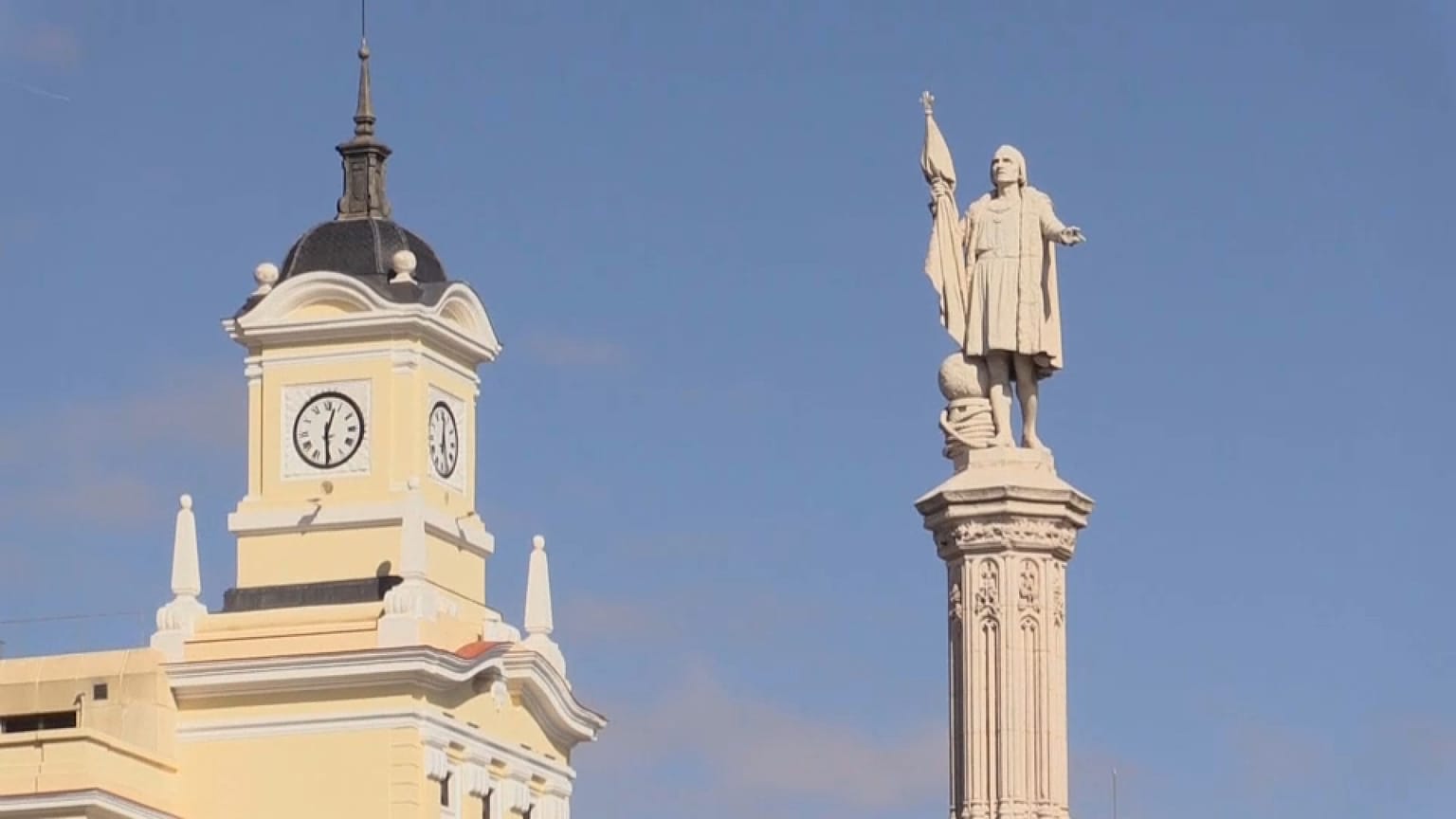 Monumento a Cristóbal Colón en la ciudad de Madrid, España. 