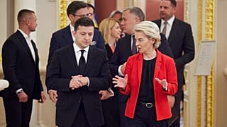 Az ukrán elnök, Volodimir Zelenszkij és Ursula von der Leyen, az Európai Bizottság elnöke 2021. október 12-én Kijevben