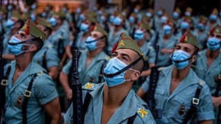برگزاری مراسم روز ملی اسپانیا با حضور پادشاه و ملکه این کشور 