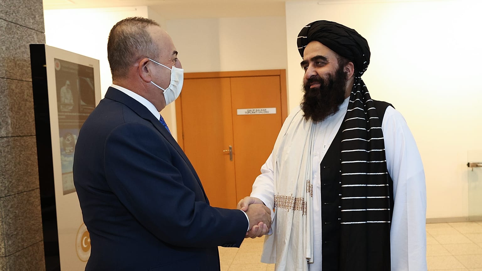 Çavuşoğlu, Taliban heyetiyle bir araya geldi