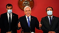 El presidente chileno Sebastián Piñera anuncia el estado de emergencia desde el palacio presidencial de La Moneda, 12/10/2021, Santiago, Chile