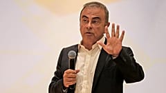 رئيس مجلس الإدارة السابق لشركة نيسان موتور، كارلوس غصن، يتحدث خلال مؤتمر صحفي لإطلاق مبادرة مشتركة لمساعدة لبنان، مدينة جونيه الشمالية، لبنان، في 29 سبتمبر 2020 