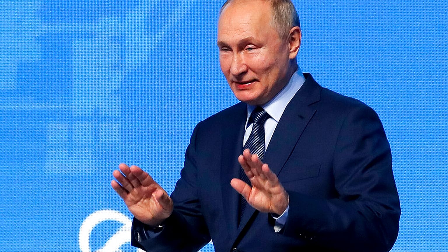 Rejetant toute responsabilité dans l'essor record des prix du gaz, Vladimir Poutine s'est positionné mercredi comme celui capable d'apporter une solution à la crise.