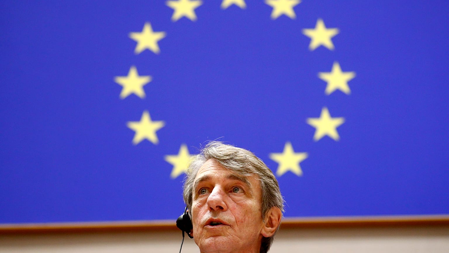 Председатель Европарламента Давид Сассоли объявляет лауреата премии Сахарова. 2020 год