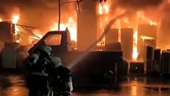 حريق اندلع في مبنّى مكون من 13 طابقاً بمدينة كاوشيونغ جنوب تايوان وخلّف عشرات القتلى والجرحى