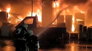حريق اندلع في مبنّى مكون من 13 طابقاً بمدينة كاوشيونغ جنوب تايوان وخلّف عشرات القتلى والجرحى