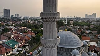 Endonezya'da 'gürültülü ezan' tartışması: 70 bin camide ses sistemi düzeltildi