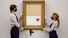 Banksy'nin eseri çerçevenin içine gizlenen bir düzenekle satılır satılmaz parçalanmıştı