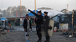 Calais yaknlarındaki "Jungle" olarak adlandırılan geçici göçmen kampı