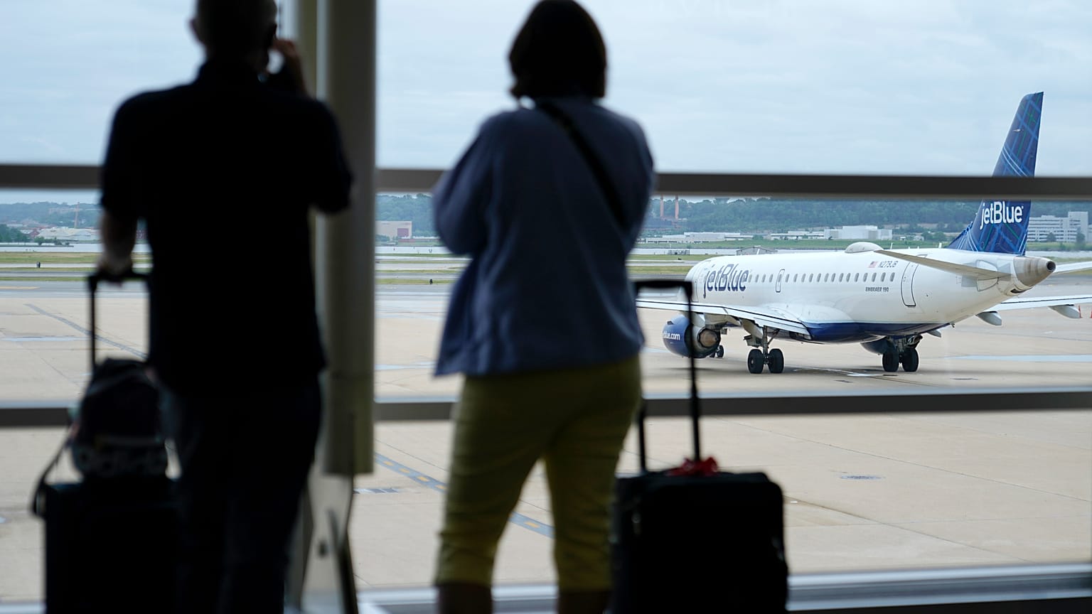 Virus Outbreak Airlines