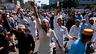 Hindu-Müslüman geriliminin arttığı Bangladeş'te, polisin protestoculara müdahalesi sürüyor