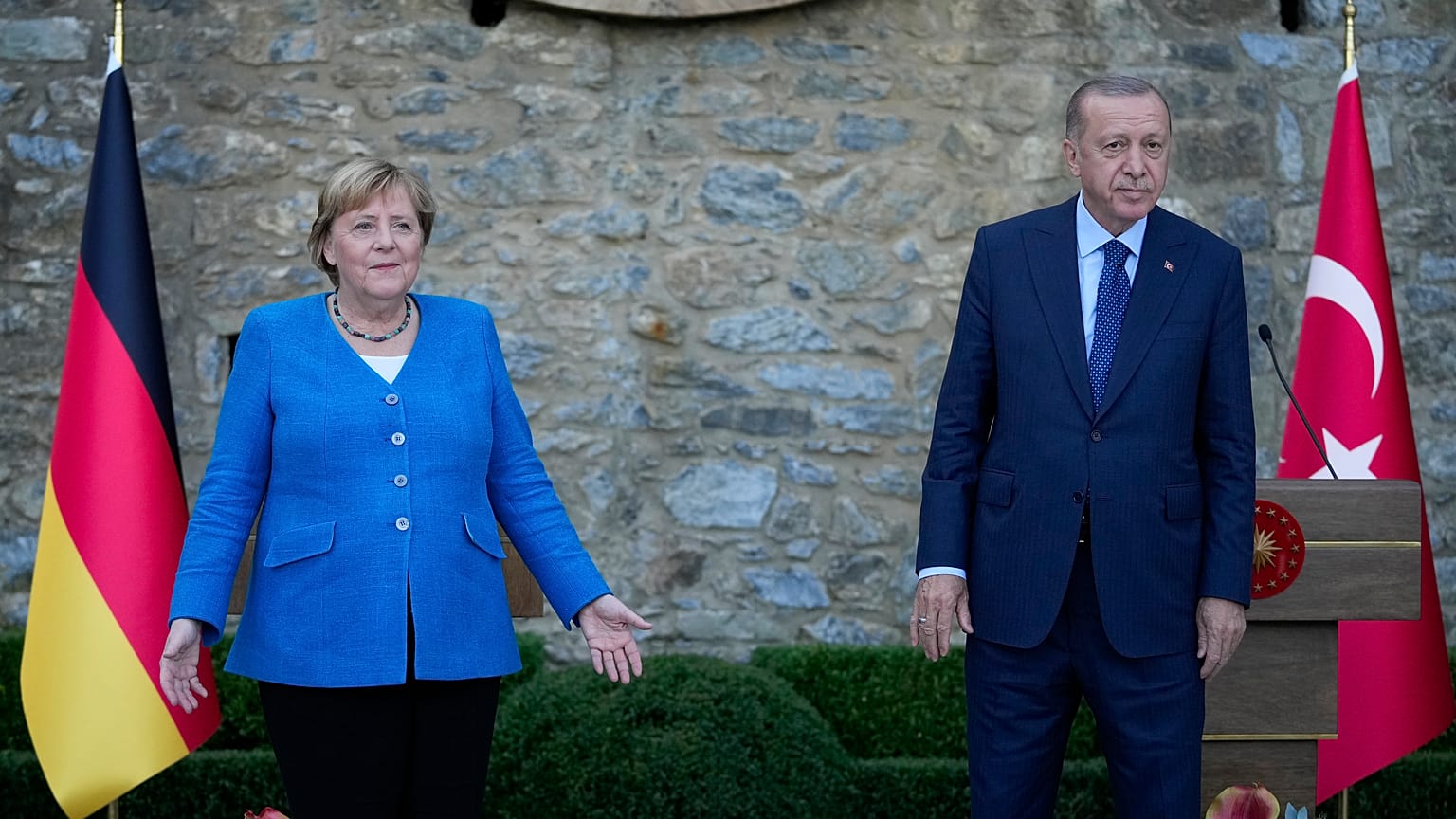 الرئيس التركي رجب طيب أردوغان والمستشارة الألمانية أنجيلا ميركل في اسطنبول، تركيا.