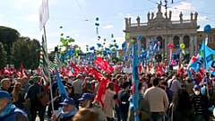 50.000 Menschen protestieren in Rom gegen Faschismus