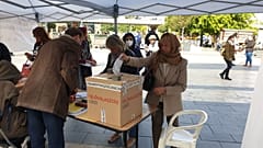 A második fordulóban is több százezren szavaztak az utcai sátrakban meg online
