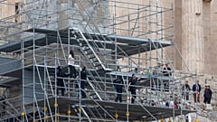 Συλλήψεις ακτιβιστών που επιχείρησαν να αναρτήσουν μπάνερ κατά των Χειμερικών Ολυμπιακών του Πεκίνου στην Ακρόπολη