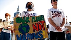 A Friday's for Future klímaaktivistái szeptember 24-én tüntettek Londonban a klímaváltozás elleni kormányzati lépéseket sürgetve