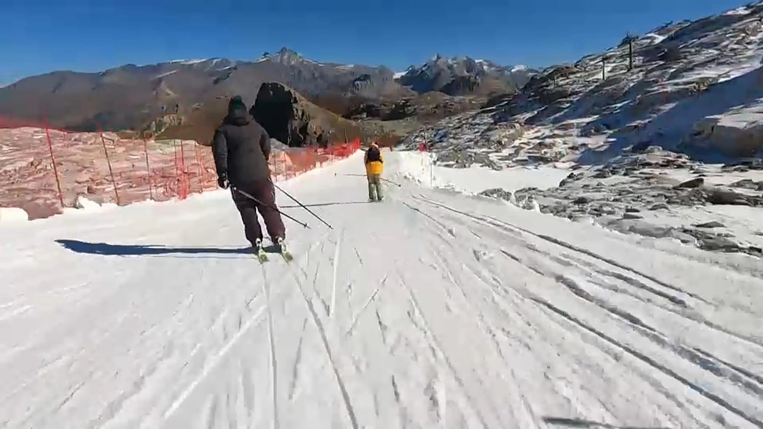 Des skieurs à Tignes, 17 Octobre 2021