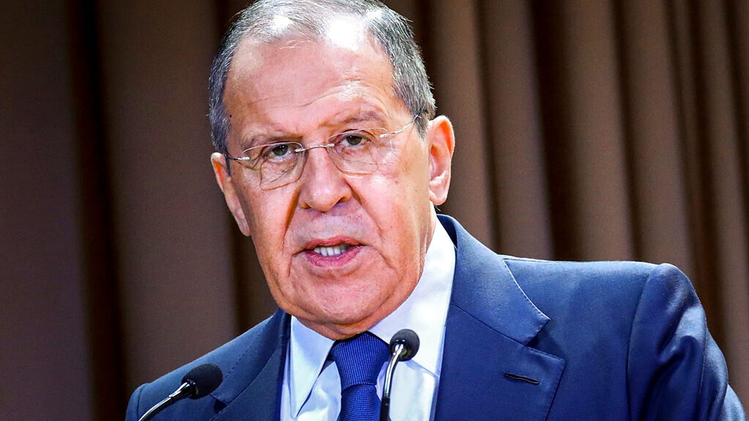Serguéi Lavrov habla al margen de la reunión dedicada al 25 aniversario de la Casa de la Diáspora Rusa. Moscú, Rusia, lunes 