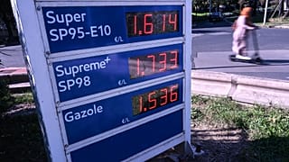 Prix affichés le 12 octobre 2021 dans une station située à Montpellier, dans le sud de la France.
