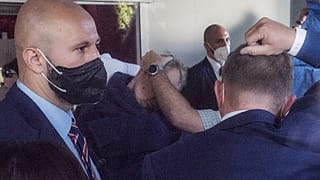 Cumhurbaşkanı Zeman'ın hastaneye kaldırıldığı sırada çekilen bir kare