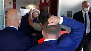 Zeman kórházba szállításakor, október 10-én