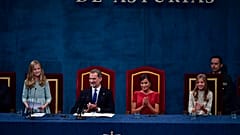 La princesa Leonor (izquierda), sus padres los reyes de España y la infanta Sofía en los Premios de 2019, los últimos en formato "normal". 