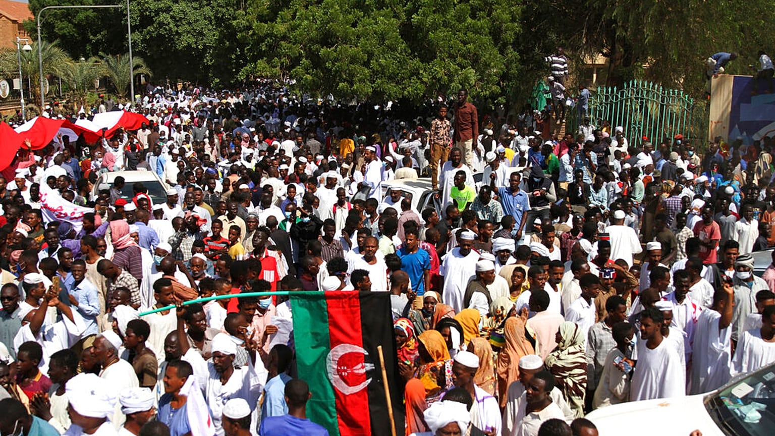 A szudáni tüntetések egyike - Khartoum, Sudan, Saturday, Oct. 16, 2021.