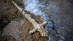 900 Jahre altes Kreuzritterschwert entdeckt 