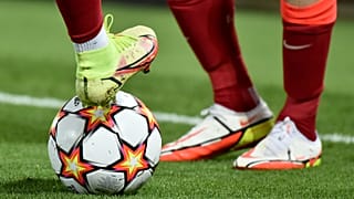 A Liverpool player puts his foot on the ball during the Champions League Group B soccer match / FILE PHOTO