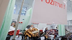 In einem Krankenhaus in Bukarest in Rumänien - wegen Covid-19 überlastet
