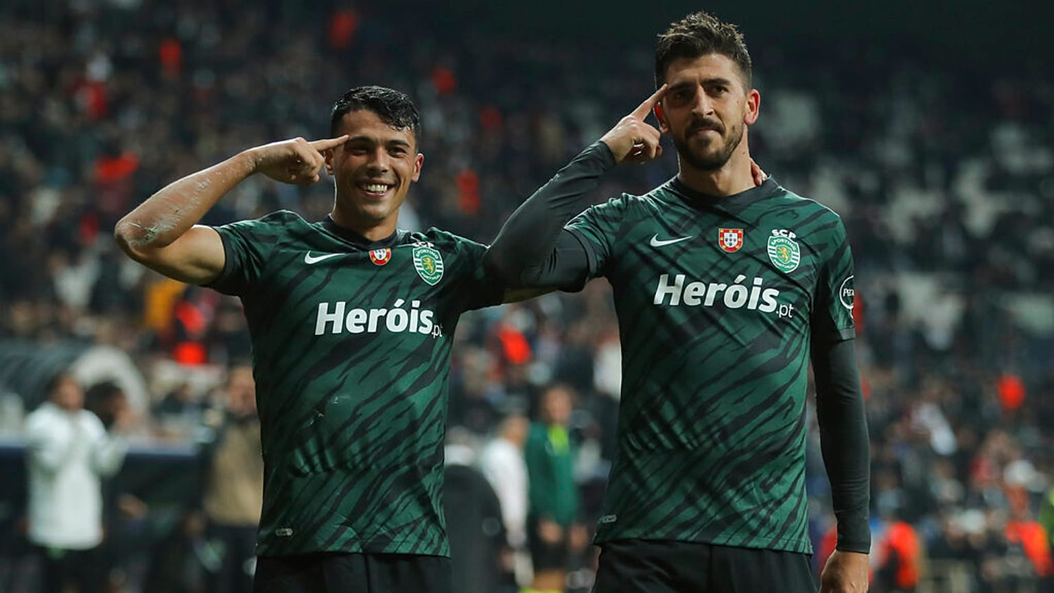 Sporting vence em Istambul